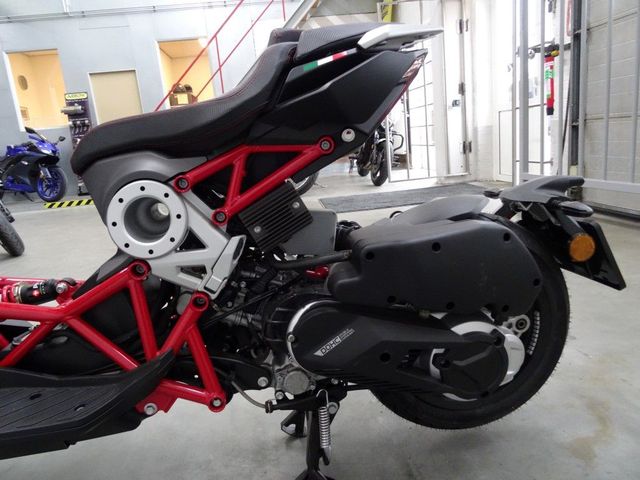 italjet - dragstar-200-limited-edition