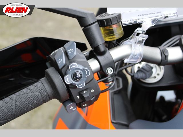 ktm - 1290-super-duke-gt