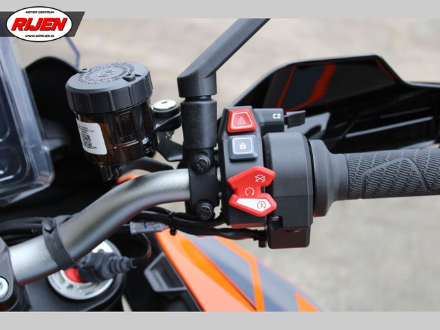 ktm - 1290-super-duke-gt