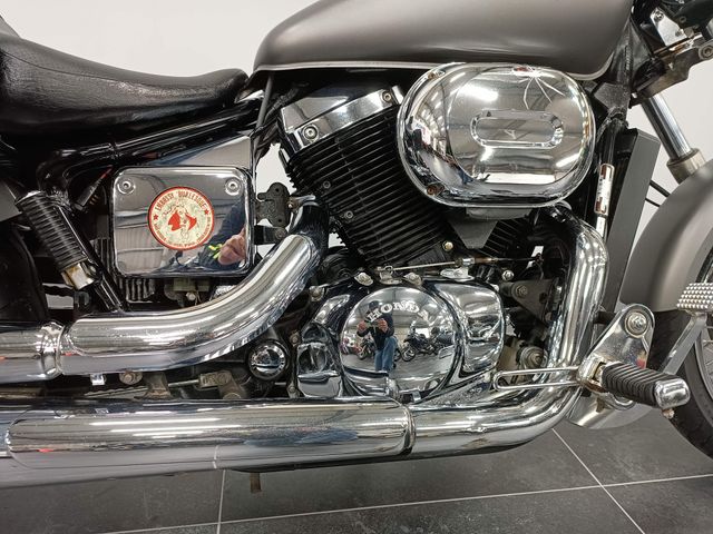 honda - vt-750--dc-black-widow