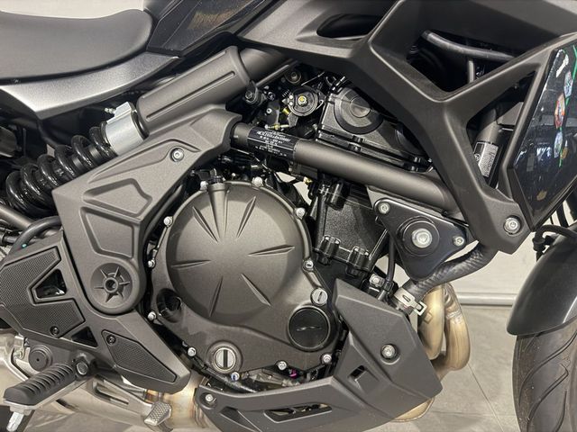 kawasaki - versys-650-grand-tourer