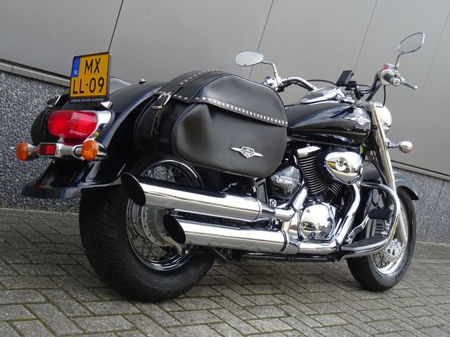 suzuki - c-800-intruder