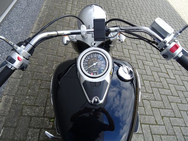 suzuki - c-800-intruder