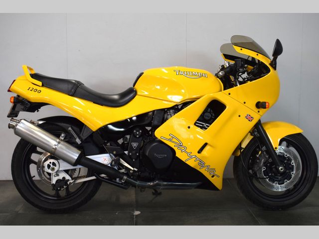 triumph - daytona-1200