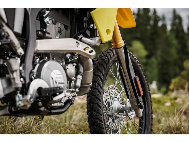 suzuki - dr-z-4-s