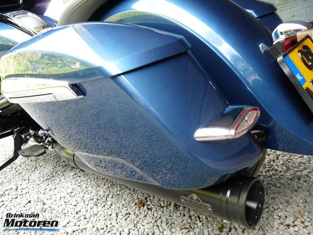 bmw - r-18-b