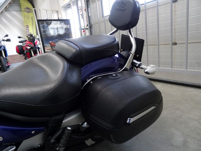 yamaha - xvs-1300-a-midnight-star