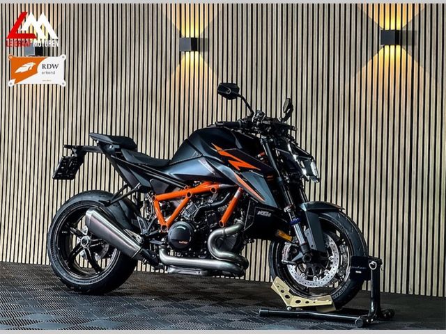 ktm - 1390-super-duke-r-evo