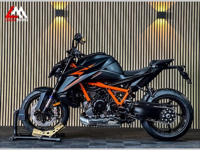 ktm - 1390-super-duke-r-evo
