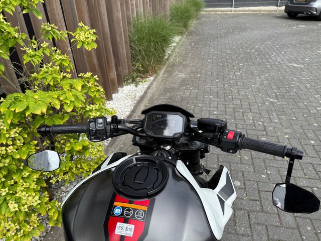 kawasaki - z900