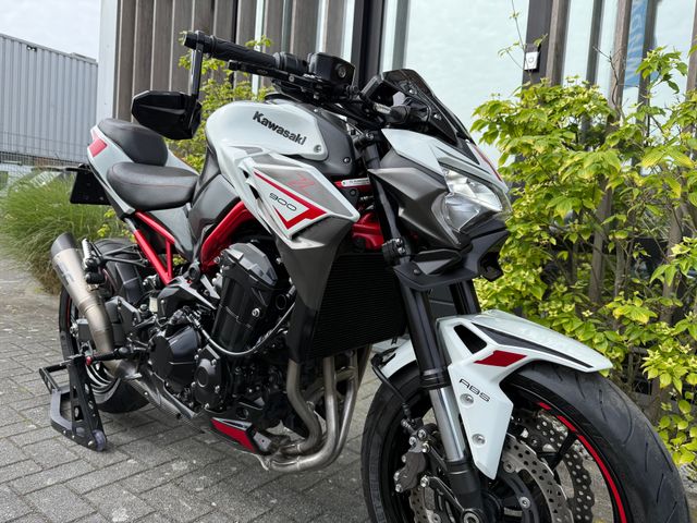 kawasaki - z900