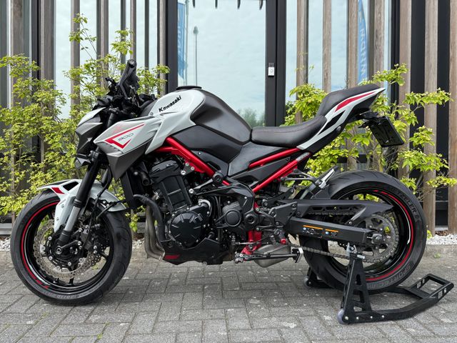 kawasaki - z900