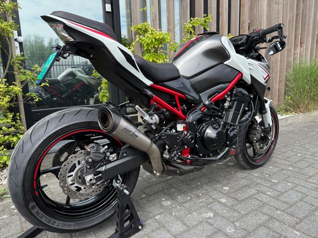 kawasaki - z900