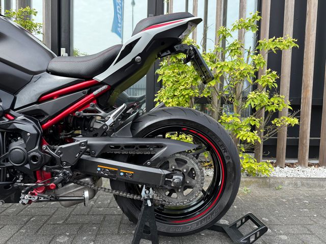 kawasaki - z900