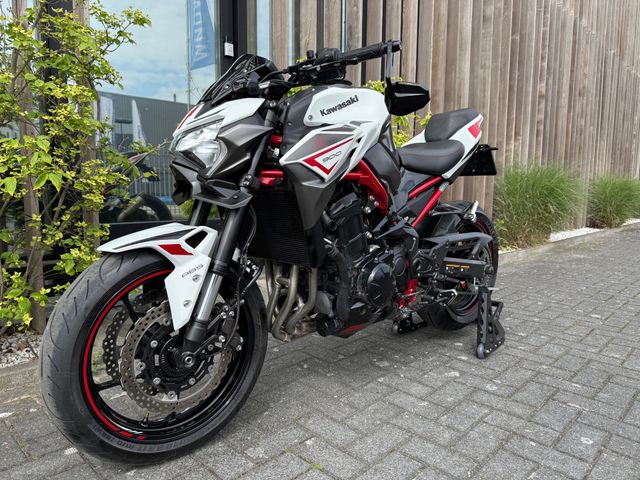 kawasaki - z900