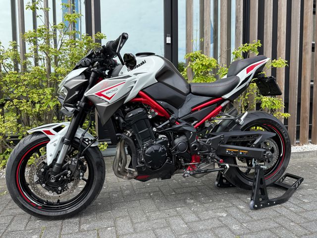 kawasaki - z900