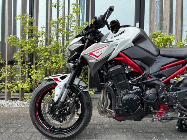 kawasaki - z900