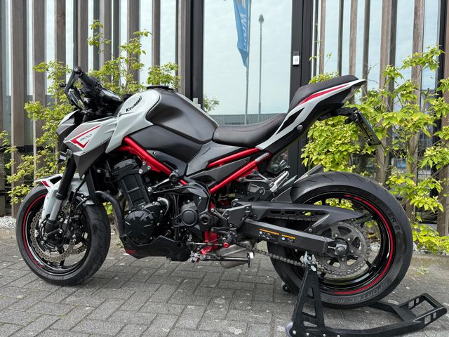 kawasaki - z900