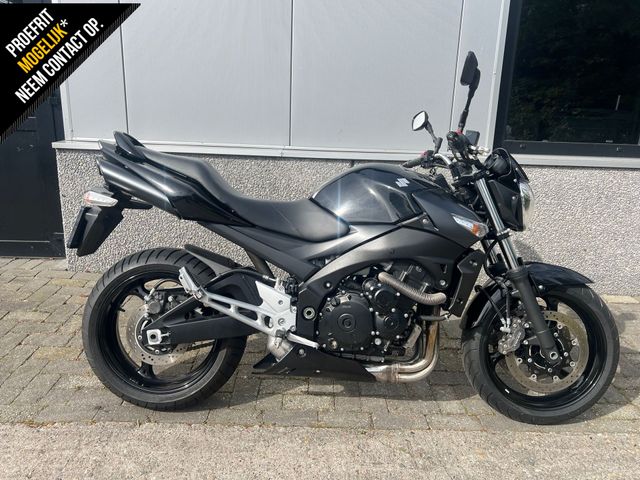 suzuki - gsr-600