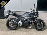 SUZUKI GSR 600