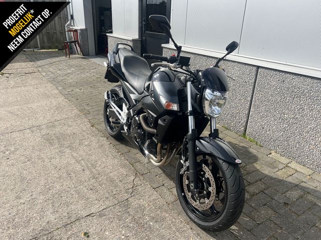 suzuki - gsr-600