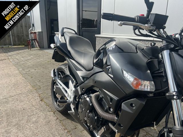 suzuki - gsr-600