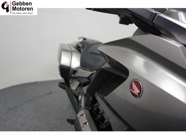 honda - gl-1800-goldwing-f6b