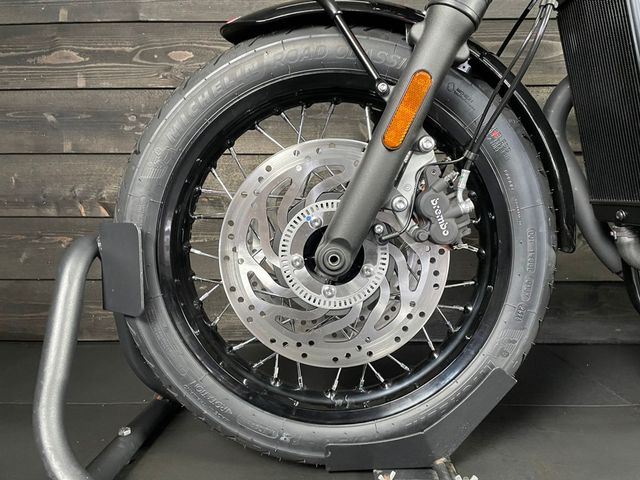 triumph - bonneville-t-120-black