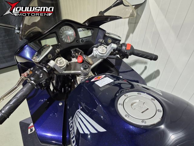 honda - vfr-800-fi-vtec-abs