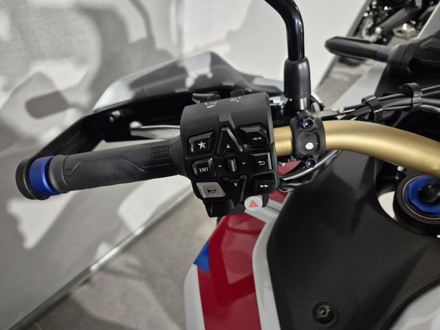 honda - crf-1100-l-africa-twin-adventure-sports