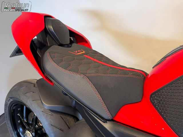 ducati - streetfighter-v4