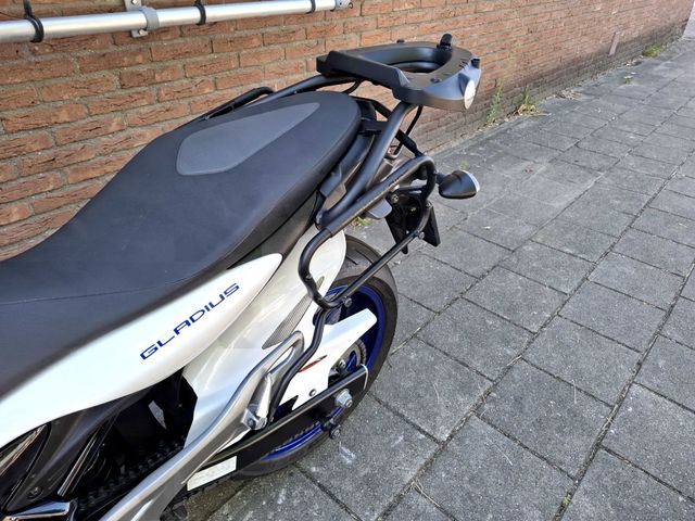 suzuki - sfv-650-gladius