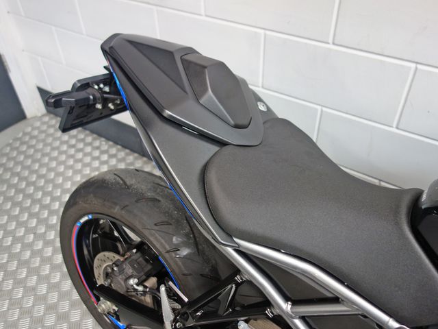 suzuki - gsx-8r