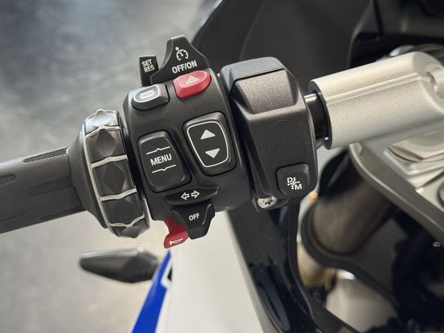 bmw - r-1300-rs