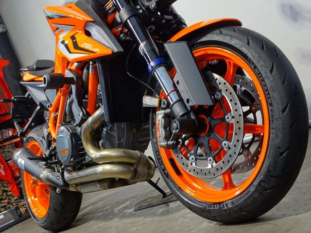 ktm - 1290-super-duke-r