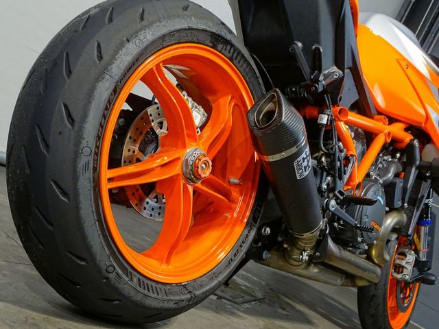 ktm - 1290-super-duke-r