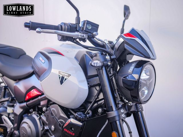 triumph - trident-800