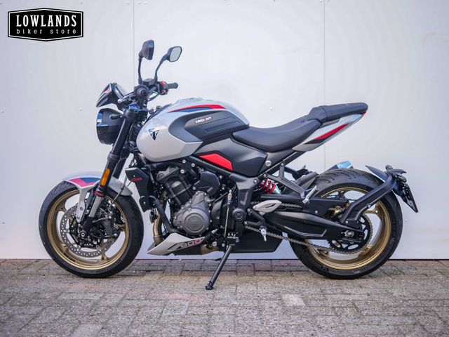 triumph - trident-800