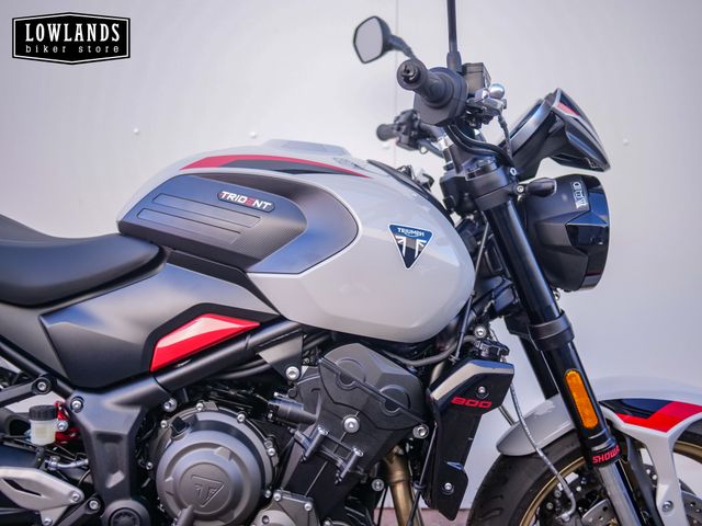 triumph - trident-800