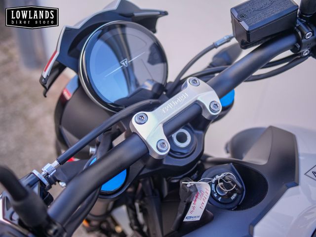 triumph - trident-800