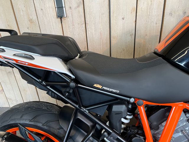 ktm - 1290-super-duke-gt