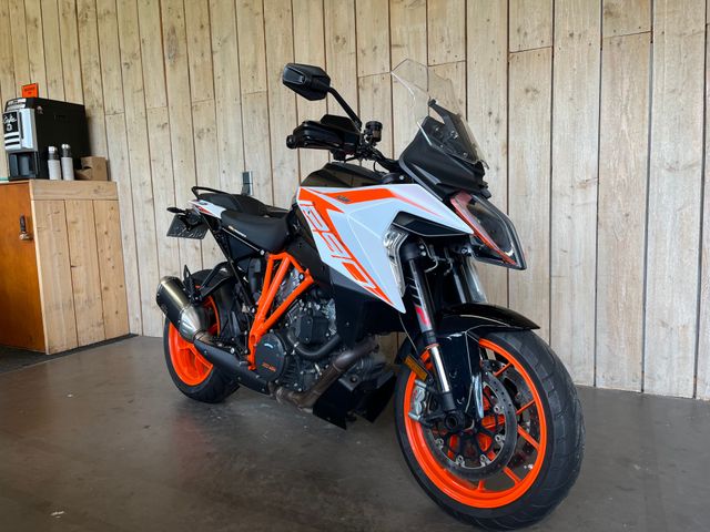 ktm - 1290-super-duke-gt