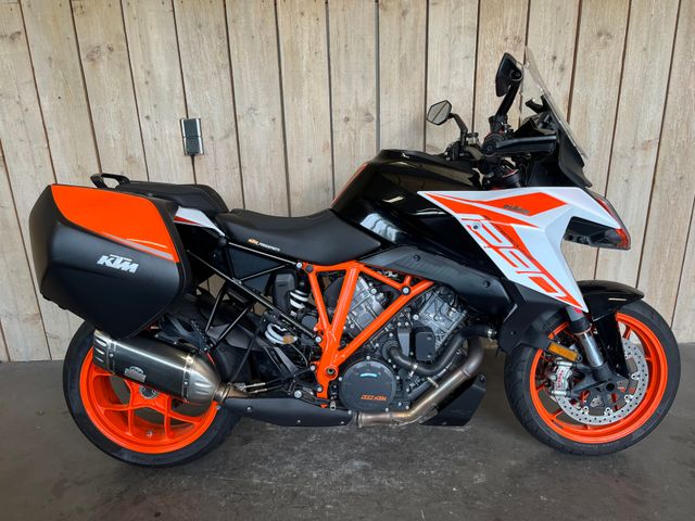 ktm - 1290-super-duke-gt