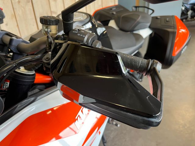 ktm - 1290-super-duke-gt