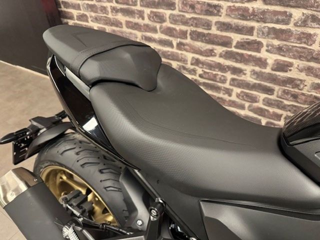 triumph - trident-800