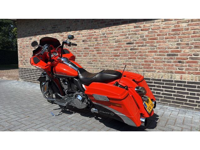 harley-davidson - road-glide-screamin-eagle-cvo-fltrxse