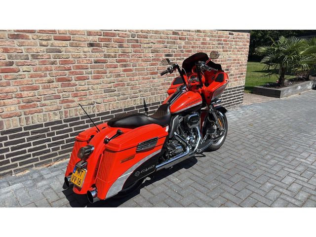 harley-davidson - road-glide-screamin-eagle-cvo-fltrxse