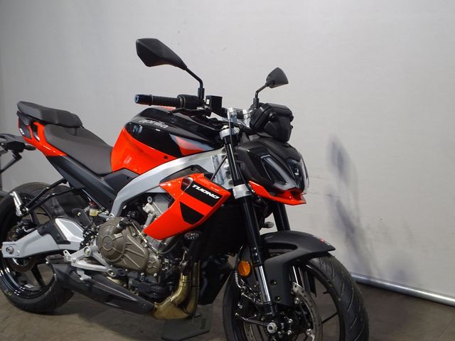aprilia - tuono-457