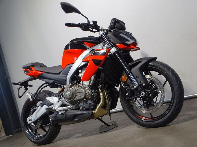 aprilia - tuono-457