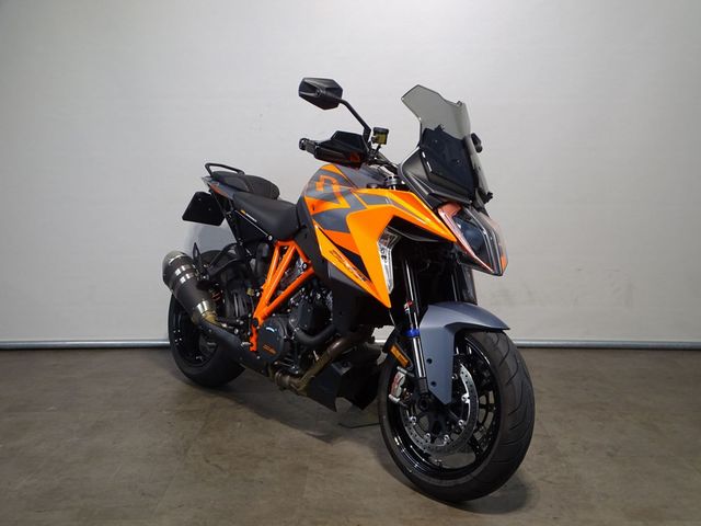 ktm - 1290-super-duke-gt